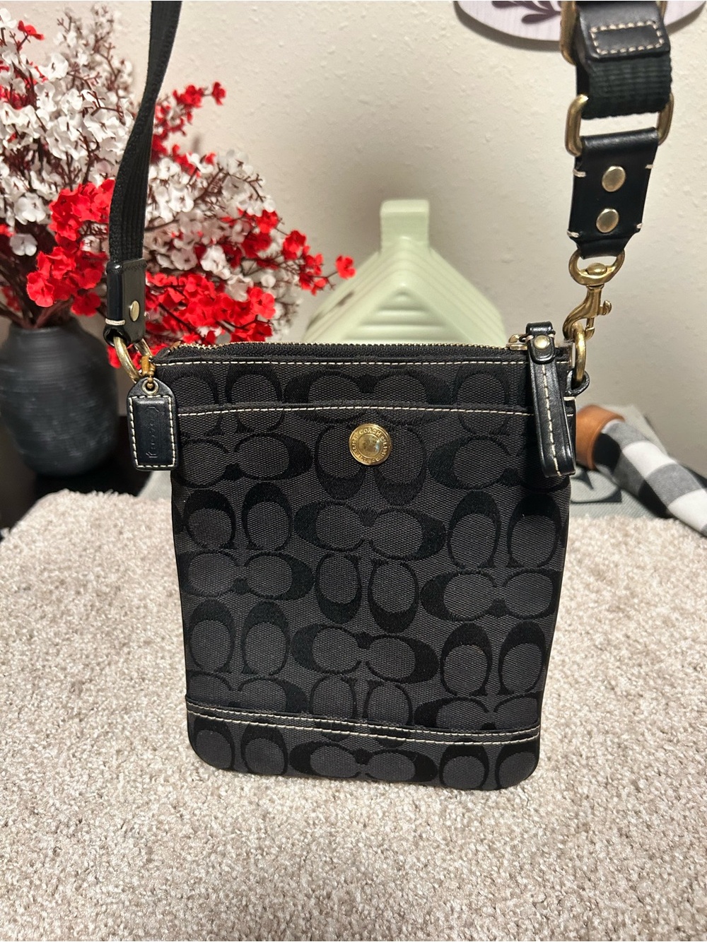 Vintage ‘07 Coach Hampton Black Swingpack Canvas Crossbody Bag with Leather Trim